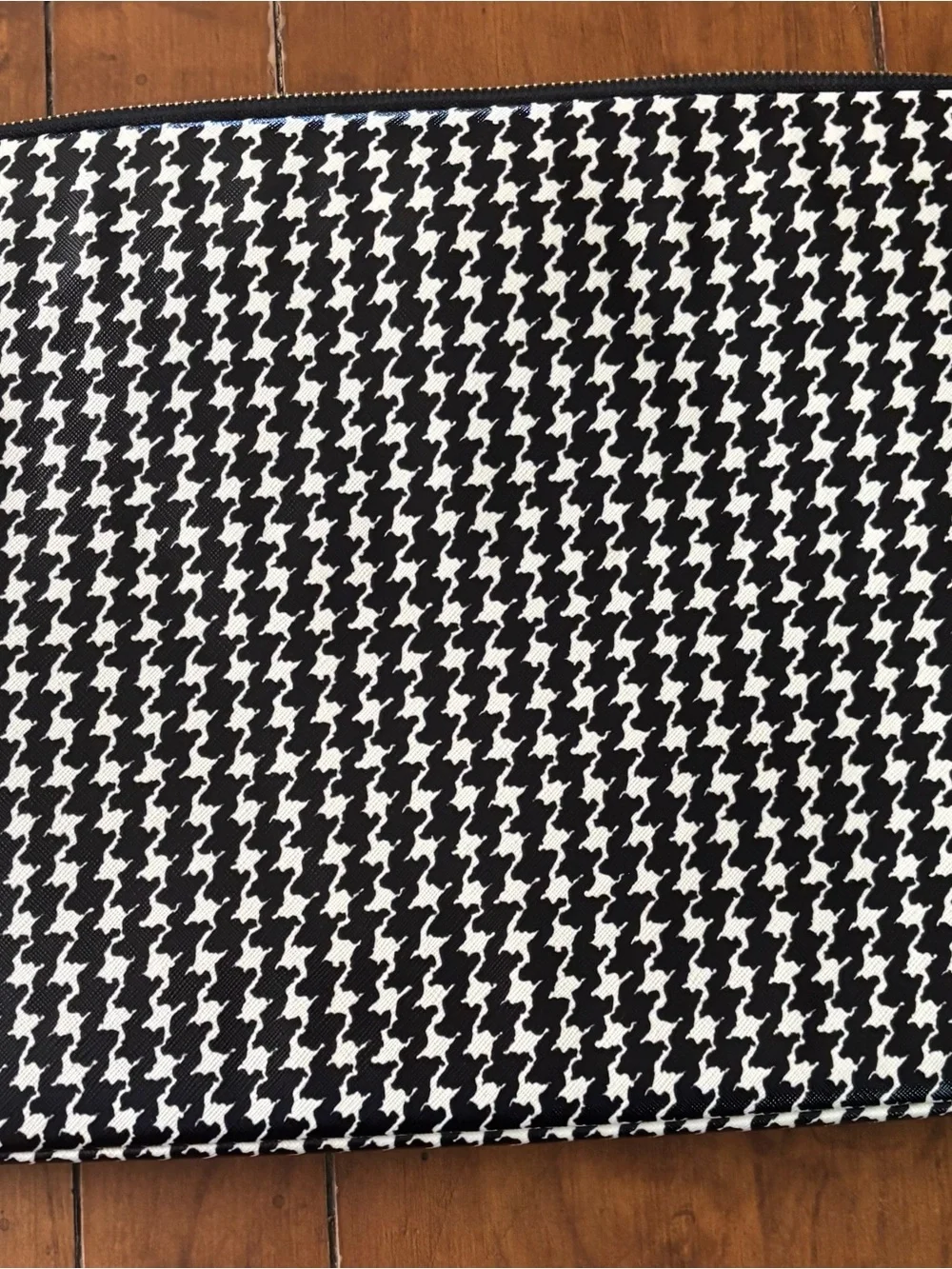 kate spade Black and White Houndstooth Laptop Sleeve
